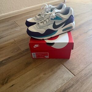 Nike Air Max Sneakers in White and Blue